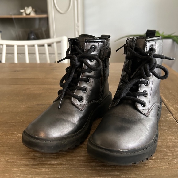 Girls Geox Combat Boots - Picture 5 of 6